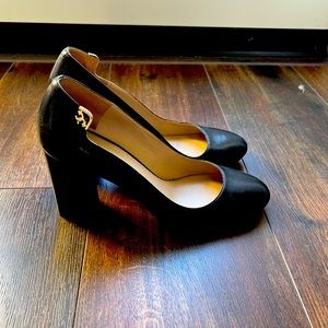 ADORABLE Tory Burch pump size 9.
